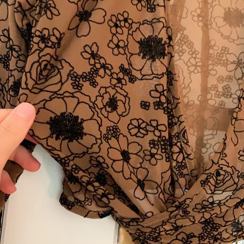 Gorgeous brown floral wrap around string waist surplice top - Picture 8 of 9